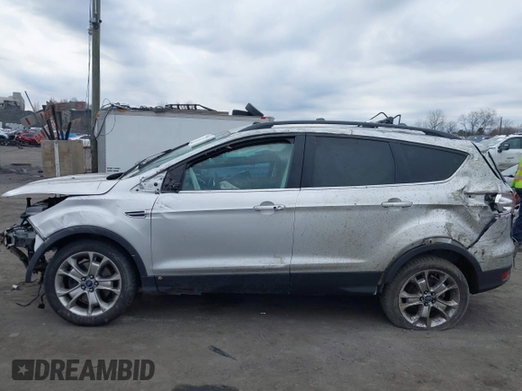 2013 Ford Escape SEL with VIN 1FMCU9H92DUA90495, listed as a IAAI auction lot 41780306 with 139,979 mi miles. Bid and sale history available at carsss.com. Image 6.