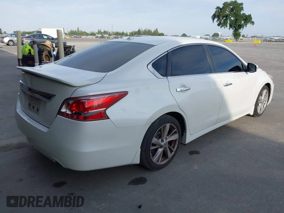 2013 Nissan Altima SL z VIN 1N4BL3AP9DC234645, wystawiony jako IAAI lot #42034822 z przebiegiem 190 148 mil mil oraz . Historia ofert i sprzedaży dostępna na DreamBid. Obrazek 4.
