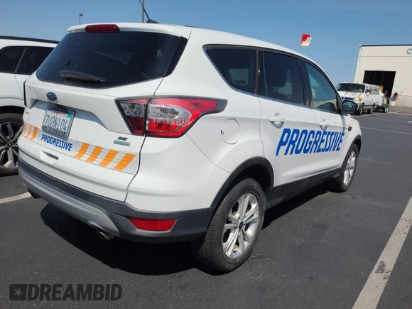 2017 Ford Escape SE z VIN 1FMCU0GD4HUB05330, wystawiony jako IAAI lot #42396863 z przebiegiem 66 420 mil mil oraz . Historia ofert i sprzedaży dostępna na DreamBid. Obrazek 49.