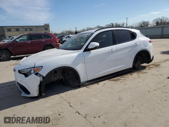 2019 Alfa Romeo Stelvio z VIN ZASPAJAN1K7C36301, wystawiony jako Copart lot #88811295 z przebiegiem Nie podano mil oraz Szkoda całkowita • Salvage title. Historia ofert i sprzedaży dostępna na DreamBid. Obrazek 1.