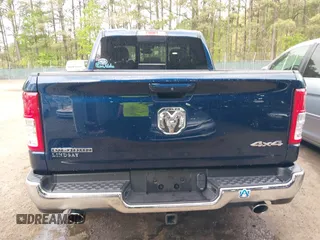 2022 Ram 1500 Big Horn z VIN 1C6SRFBT7NN180040, wystawiony jako IAAI lot #42017277 z przebiegiem 31 836 mil mil oraz . Historia ofert i sprzedaży dostępna na DreamBid. Obrazek 17.