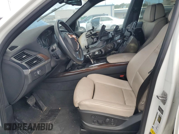 2013 BMW X5 xDrive50i with VIN 5UXZV8C52D0C15370, listed as a Copart auction lot 62293645 with 90,611 mi miles and Clean title. Bid and sale history available at DreamBid. Image 7.