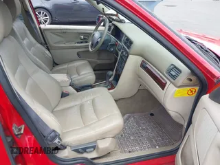 2000 Volvo V70 with VIN YV1LW56D1Y2658651, listed as a IAAI auction lot 42817100 with 146,666 mi miles and . Bid and sale history available at DreamBid. Image 5.