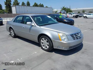 2006 Cadillac DTS 1SC z VIN 1G6KD57Y96U231893, wystawiony jako IAAI lot #42455221 z przebiegiem 135 807 mil mil oraz . Historia ofert i sprzedaży dostępna na DreamBid. Obrazek 1.