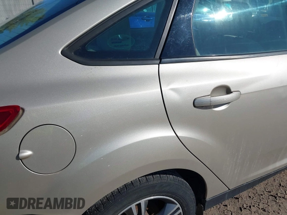 2018 Ford Focus SE with VIN 1FADP3FE8JL256698, listed as a IAAI auction lot 41757179 with 118,498 mi miles. Bid and sale history available at carsss.com. Image 17.
