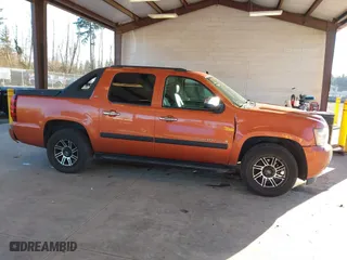 2008 Chevrolet Avalanche LS with VIN 3GNFK123X8G250104, listed as a IAAI auction lot 41383556 with 244,654 mi miles. Bid and sale history available at carsss.com. Image 13.