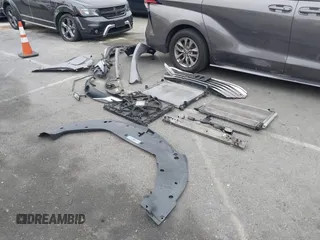 2022 Toyota Sienna LE z VIN 5TDKRKEC1NS099302, wystawiony jako IAAI lot #42243486 z przebiegiem 209 339 mil mil oraz . Historia ofert i sprzedaży dostępna na DreamBid. Obrazek 18.