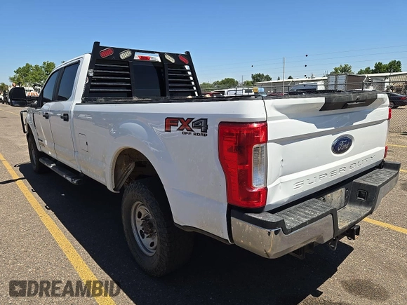2018 Ford F-250 XL with VIN 1FT7W2BT1JEB88967, listed as a IAAI auction lot 42743495 with 215,105 mi miles and . Bid and sale history available at DreamBid. Image 15.