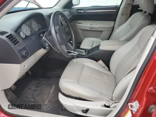 2007 Chrysler 300 Touring z VIN 2C3KA53G57H858764, wystawiony jako Copart lot #50928775 z przebiegiem 129 258 mil mil oraz Szkoda całkowita • Salvage title. Historia ofert i sprzedaży dostępna na DreamBid. Obrazek 7.