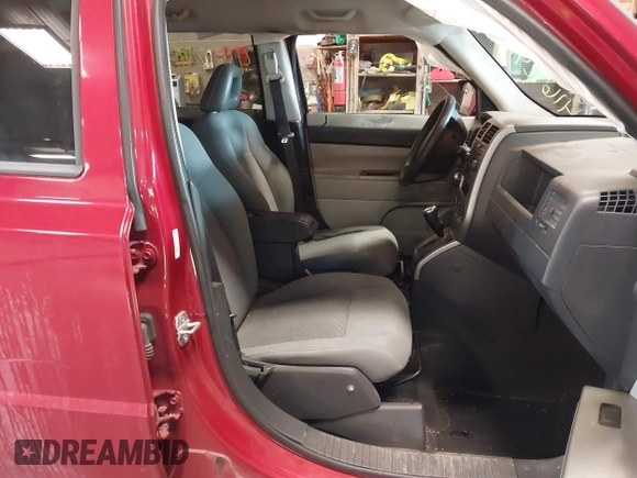 2007 Jeep Patriot Sport with VIN 1J8FT28W67D272456, listed as a IAAI auction lot 41672403 with 132,762 mi miles and . Bid and sale history available at DreamBid. Image 5.