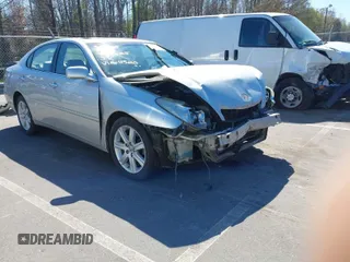 2003 Lexus ES 300 with VIN JTHBF30G830144520, listed as a IAAI auction lot 41896400 with 181,042 mi miles. Bid and sale history available at carsss.com. Image 1.