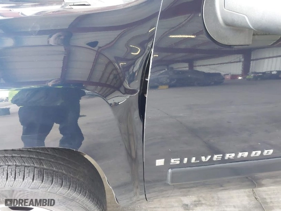 2008 Chevrolet Silverado 1500 LT w/1LT with VIN 3GCEK13M28G143589, listed as a IAAI auction lot 42040084 with 96,452 mi miles. Bid and sale history available at carsss.com. Image 17.
