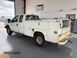 2011 Ford F-250 XL with VIN 1FT7X2B63BEB77171, listed as a IAAI auction lot 42677709 with 268,911 mi miles and . Bid and sale history available at DreamBid. Image 3.