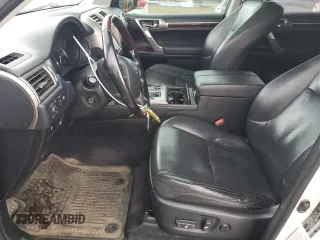 2017 Lexus GX 460 z VIN JTJBM7FX3H5155745, wystawiony jako Copart lot #59311655 z przebiegiem 132 548 mil mil oraz Czysty tytuł • Clean title. Historia ofert i sprzedaży dostępna na DreamBid. Obrazek 7.