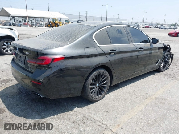 2021 BMW 5 Series 530i z VIN WBA53BH01MCF65097, wystawiony jako IAAI lot #42783119 z przebiegiem 91 829 mil mil oraz . Historia ofert i sprzedaży dostępna na DreamBid. Obrazek 4.