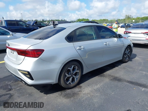 2021 Kia Forte LXS z VIN 3KPF24AD0ME334880, wystawiony jako IAAI lot #42257054 z przebiegiem 159 489 mil mil oraz . Historia ofert i sprzedaży dostępna na DreamBid. Obrazek 4.
