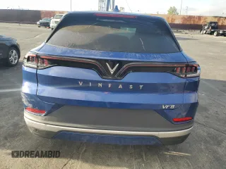 2023 VinFast VF 8 Plus z VIN RLLV1AFA7PH003410, wystawiony jako Copart lot #70799314 z przebiegiem 2041 mil mil oraz Szkody całkowita. Historia ofert i sprzedaży dostępna na DreamBid. Obrazek 6.