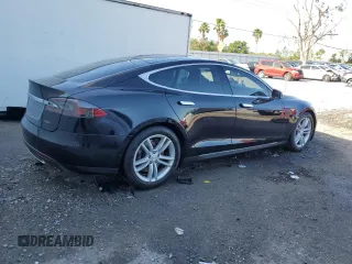 2015 Tesla Model S 85D with VIN 5YJSA1S29FF084680, listed as a Copart auction lot 51488045 with 116,690 mi miles and Salvage Title. Bid and sale history available at carsss.com. Image 3.