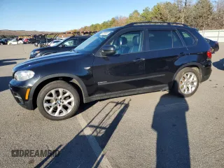 2013 BMW X5 xDrive35i z VIN 5UXZV4C5XD0B02601, wystawiony jako Copart lot #83958804 z przebiegiem 149 801 mil mil oraz Tytuł czysty. Historia ofert i sprzedaży dostępna na DreamBid. Obrazek 1.
