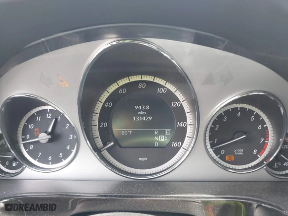 2011 Mercedes-Benz E-Class E 350 Luxury with VIN WDDHF5GB9BA320605, listed as a IAAI auction lot 41402185 with 131,429 mi miles. Bid and sale history available at carsss.com. Image 7.