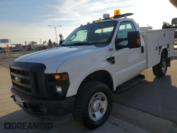 2009 Ford F-350 with VIN 1FDSF35Y09EA28559, listed as a Copart auction lot 46717995 with 235,706 mi miles and Clean title. Bid and sale history available at DreamBid. Image 2.