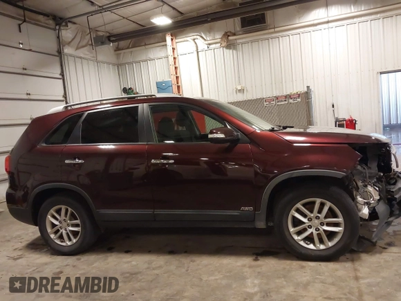 2014 Kia Sorento LX z VIN 5XYKTCA67EG541133, wystawiony jako IAAI lot #42335504 z przebiegiem 83 584 mil mil oraz . Historia ofert i sprzedaży dostępna na DreamBid. Obrazek 14.