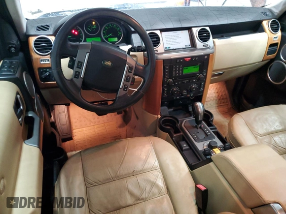 2008 Land Rover LR3 HSE z VIN SALAG25408A490655, wystawiony jako Copart lot #55213845 z przebiegiem 117 814 mil mil oraz Tytuł czysty. Historia ofert i sprzedaży dostępna na DreamBid. Obrazek 8.