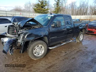 2009 GMC Sierra 2500HD SLE z VIN 1GTHK59K79E120523, wystawiony jako Copart lot #86339974 z przebiegiem 84 492 mil mil oraz Czysty tytuł • Clean title. Historia ofert i sprzedaży dostępna na DreamBid. Obrazek 1.
