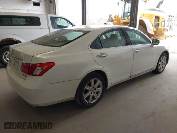 2007 Lexus ES 350 with VIN JTHBJ46G672145333, listed as a IAAI auction lot 42059523 with 206,756 mi miles. Bid and sale history available at carsss.com. Image 4.