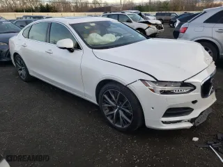 2018 Volvo S90 Momentum with VIN LVY992MKXJP036560, listed as a Copart auction lot 69143772 with 0 miles. Bid and sale history available at carsss.com. Image 4.