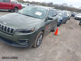 2019 Jeep Cherokee Latitude Plus with VIN 1C4PJLLB0KD248397, listed as a IAAI auction lot 41826442 with 190,145 mi miles. Bid and sale history available at carsss.com. Image 17.