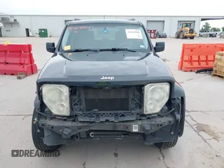 2008 Jeep Liberty Sport z VIN 1J8GP28K78W134159, wystawiony jako IAAI lot #42163994 z przebiegiem 175 823 mil mil oraz . Historia ofert i sprzedaży dostępna na DreamBid. Obrazek 13.
