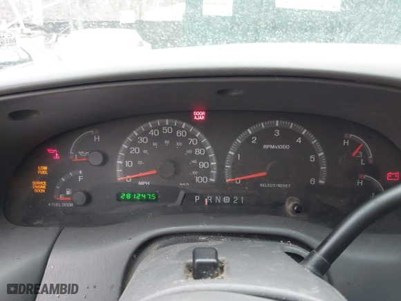 2001 Ford F-150 SuperCrew XLT with VIN 1FTRW07L61KB49220, listed as a IAAI auction lot 41826223 with 281,547 mi miles. Bid and sale history available at carsss.com. Image 7.