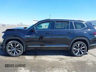 2024 Volkswagen Atlas SEL Premium R-Line z VIN 1V2FR2CA1RC538085, wystawiony jako IAAI lot #41910774 z przebiegiem 15 382 mil mil oraz . Historia ofert i sprzedaży dostępna na DreamBid. Obrazek 14.