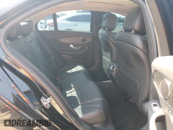 2017 Mercedes-Benz C 300 z VIN 55SWF4JB4HU210578, wystawiony jako Copart lot #58906335 z przebiegiem 34 838 mil mil oraz Szkoda całkowita • Salvage title. Historia ofert i sprzedaży dostępna na DreamBid. Obrazek 10.