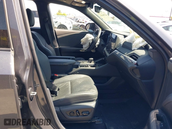 2024 Lexus TX 350 with VIN 5TDAAAA68RS010635, listed as a IAAI auction lot 42386921 with 17,690 mi miles and . Bid and sale history available at DreamBid. Image 5.