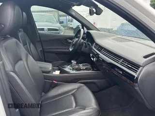 2017 Audi Q7 Premium Plus with VIN WA1LAAF73HD021296, listed as a Copart auction lot 55881465 with 140,164 mi miles and Clean Title. Bid and sale history available at DreamBid. Image 5.