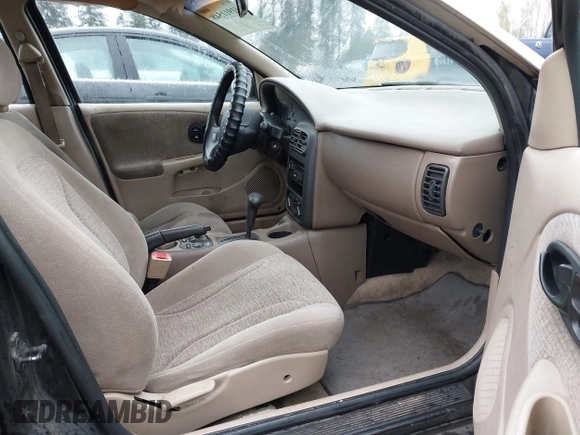 2002 Saturn SL with VIN 1G8ZK52732Z274875, listed as a IAAI auction lot 41911548 with 266,181 mi miles. Bid and sale history available at carsss.com. Image 5.