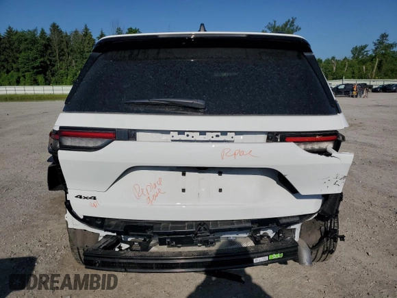 2024 Jeep Grand Cherokee Altitude X with VIN 1C4RJHAG2RC233758, listed as a Copart auction lot 61833885 with 4,492 mi miles and Salvage title. Bid and sale history available at DreamBid. Image 6.