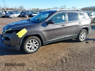 2018 Jeep Cherokee Latitude Plus with VIN 1C4PJLLB4JD503275, listed as a IAAI auction lot 41665557 with 117,839 mi miles. Bid and sale history available at carsss.com. Image 21.