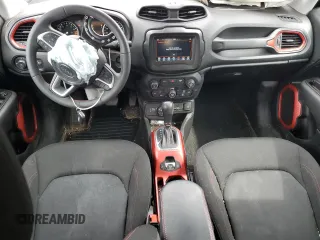 2020 Jeep Renegade Trailhawk z VIN ZACNJBC16LPM03446, wystawiony jako Copart lot #51258785 z przebiegiem 27 683 mil mil oraz Szkoda całkowita • Salvage title. Historia ofert i sprzedaży dostępna na DreamBid. Obrazek 8.
