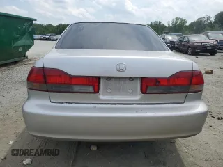 2001 Honda Accord LX z VIN 1HGCG564X1A135855, wystawiony jako Copart lot #57346815 z przebiegiem 235 585 mil mil oraz Szkoda całkowita • Salvage title. Historia ofert i sprzedaży dostępna na DreamBid. Obrazek 6.