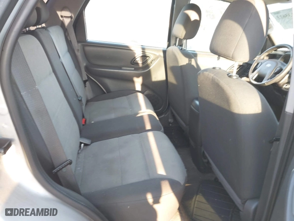 2007 Ford Escape XLS with VIN 1FMYU02Z07KB60389, listed as a IAAI auction lot 41135613 with 124,813 mi miles. Bid and sale history available at carsss.com. Image 8.