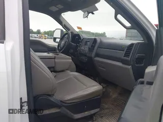 2017 Ford F-250 XL with VIN 1FTBF2A66HEF13905, listed as a IAAI auction lot 42339376 with 116,514 mi miles and . Bid and sale history available at DreamBid. Image 5.