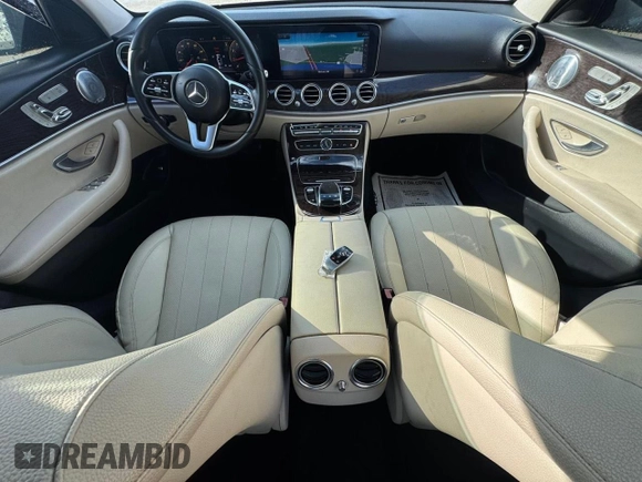 2020 Mercedes-Benz E 350 z VIN WDDZF8DB1LA732898, wystawiony jako Copart lot #61648985 z przebiegiem 147 339 mil mil oraz Czysty tytuł • Clean title. Historia ofert i sprzedaży dostępna na DreamBid. Obrazek 9.
