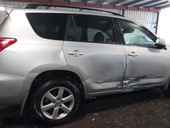 2008 Toyota RAV4 Ltd with VIN JTMBK31V186039266, listed as a IAAI auction lot 41892985 with 174,827 mi miles. Bid and sale history available at carsss.com. Image 6.
