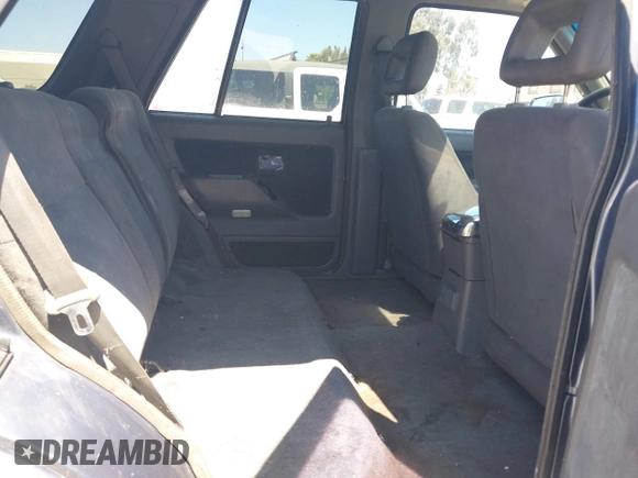 1996 Isuzu Rodeo z VIN 4S2CM58V6T4310394, wystawiony jako IAAI lot #42215009 z przebiegiem 244 151 mil mil oraz . Historia ofert i sprzedaży dostępna na DreamBid. Obrazek 8.