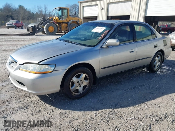 1998 Honda Accord LX z VIN 1HGCG1648WA069919, wystawiony jako IAAI lot #41685395 z przebiegiem 210 163 mil mil oraz . Historia ofert i sprzedaży dostępna na DreamBid. Obrazek 2.