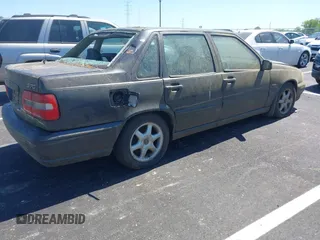 1998 Volvo S70 with VIN YV1LS5549W2431220, listed as a IAAI auction lot 42018741 with 1 mi miles. Bid and sale history available at carsss.com. Image 4.
