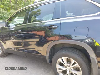 2015 Toyota Highlander XLE z VIN 5TDJKRFH2FS224327, wystawiony jako IAAI lot #42395386 z przebiegiem 118 760 mil mil oraz . Historia ofert i sprzedaży dostępna na DreamBid. Obrazek 14.